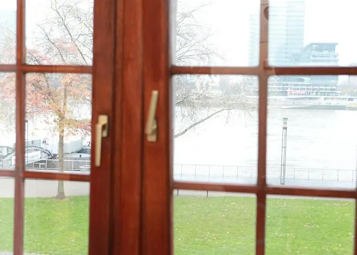 Aparthotel Haus Enteresan Cologne