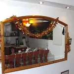 Haus Enteresan Kolonia